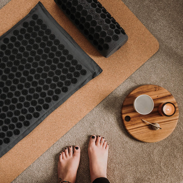 Acupressure mat, pillow and bag set, grey